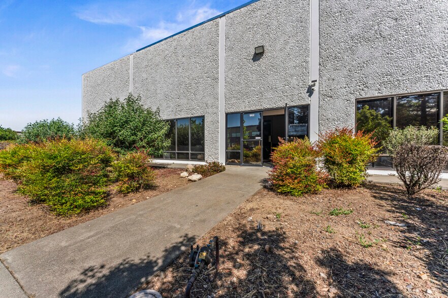 Primary Photo Of 962 Kaiser Rd, Napa Warehouse For Sale