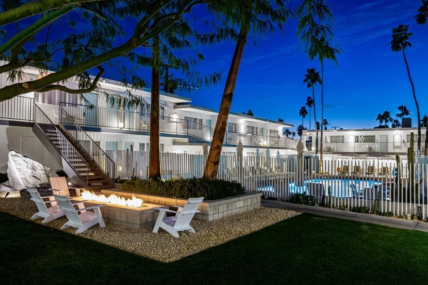 More Photos Of 1466 N Palm Canyon Dr, Palm Springs Hotel For Lease