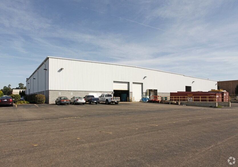 More Photos Of 55395-55397 Lyon Industrial Dr, New Hudson Warehouse For Lease