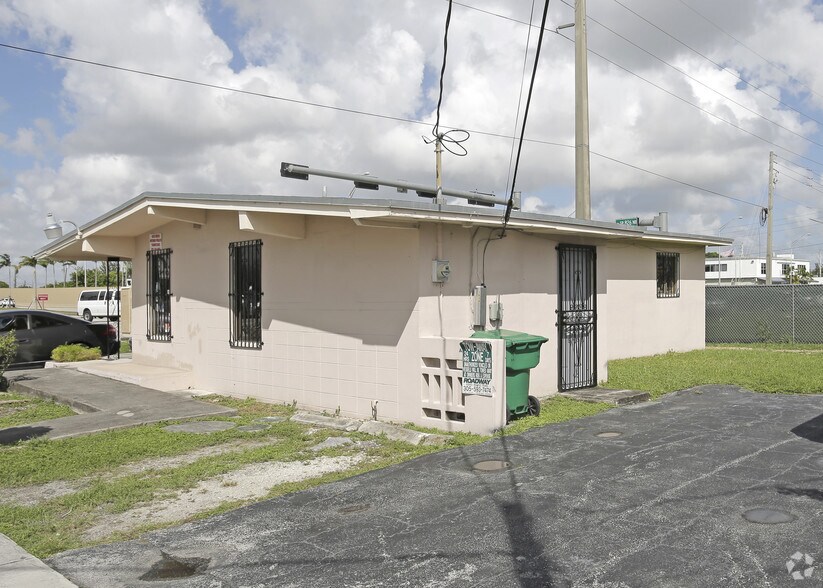 More Photos Of 7630 W Flagler St, Miami Office For Sale