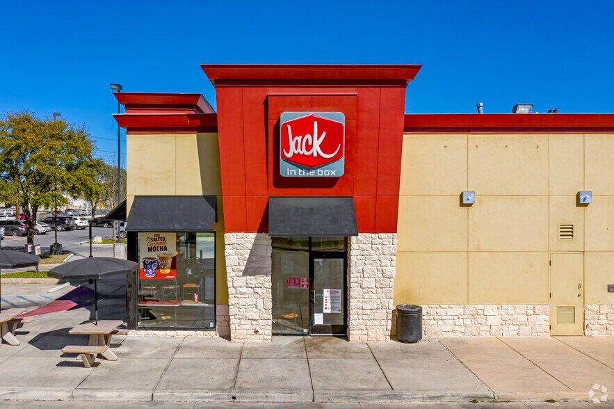 More Photos Of 11309-11323 Bandera Rd, San Antonio Unknown For Lease