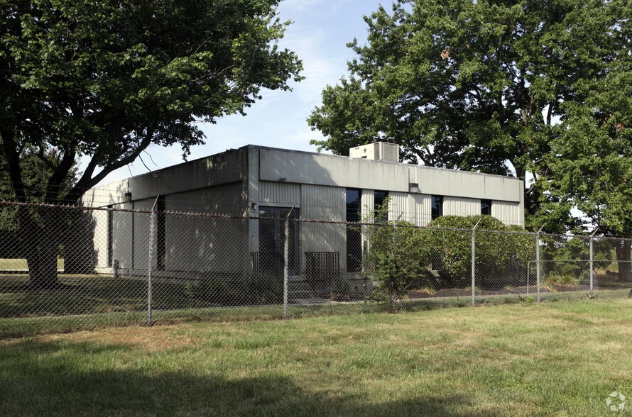 286 Mantua Grove Rd, West Deptford, NJ 08066