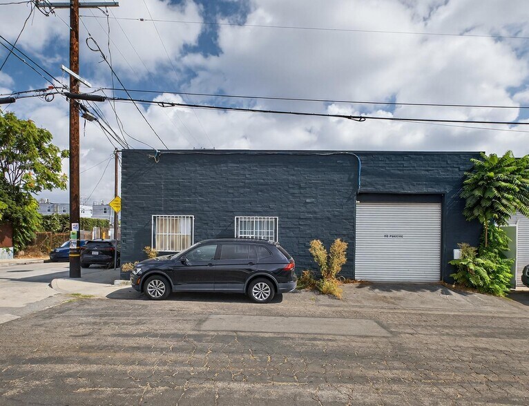 More Photos Of 2900 Denby Avenue Ave, Los Angeles Flex For Lease