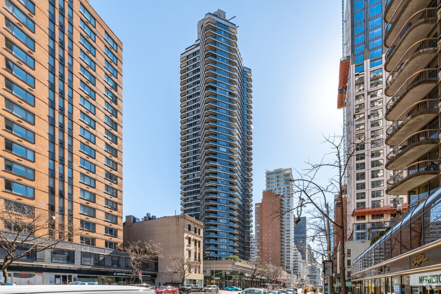 More Photos Of 1029 3rd Ave, New York Apartments For Lease