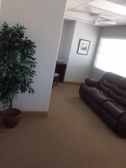 More Photos Of 72670 Fred Waring Dr, Palm Desert Office For Sale