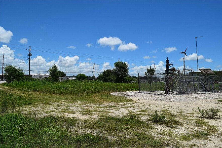 More Photos Of Highway 35, Pearland Land For Sale