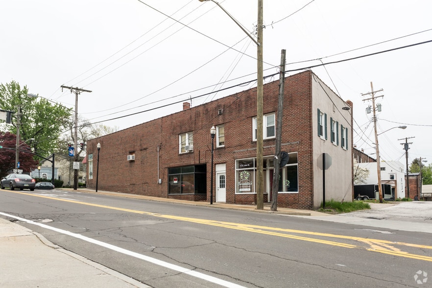 More Photos Of 2-8 W Main St, Madison Storefront Retail Residential For Lease