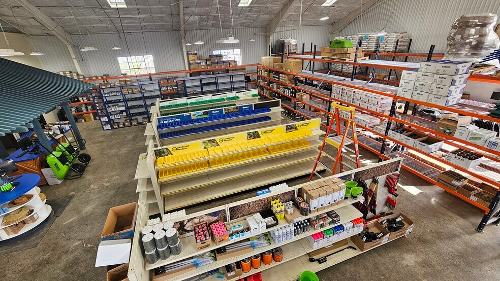 More Photos Of 930 Shiloh Rd, Windsor Unknown For Lease