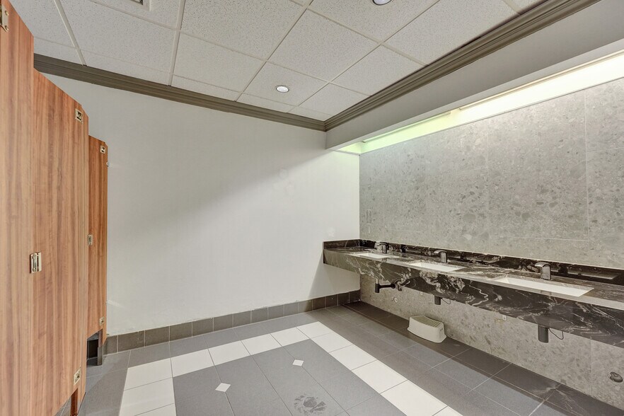 More Photos Of 702-708 71st St, Miami Beach Storefront Retail Office For Lease