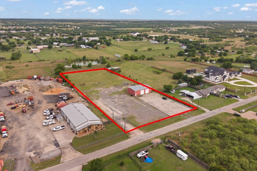 More Photos Of 8208 Apollo Dr, Joshua Specialty For Lease