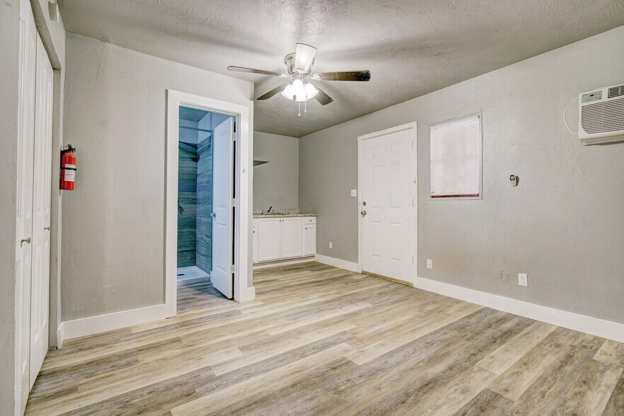 More Photos Of 2108 SW 51st St, Oklahoma City Apartments For Sale