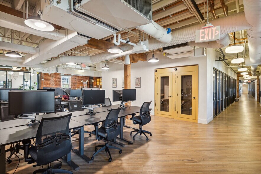 More Photos Of 3309 Elm St, Dallas Medical For Lease