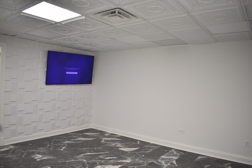 More Photos Of 230 Hilton Ave, Hempstead Medical For Sale