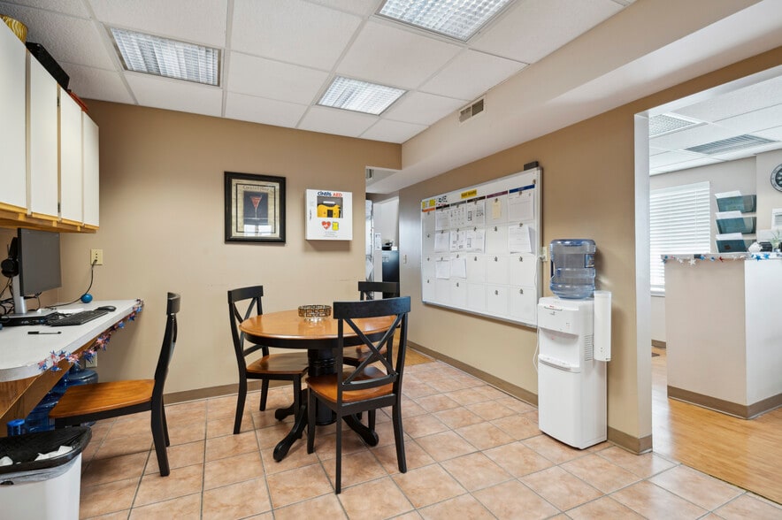 More Photos Of 101 N Gray Ave, Wilmington Medical For Sale