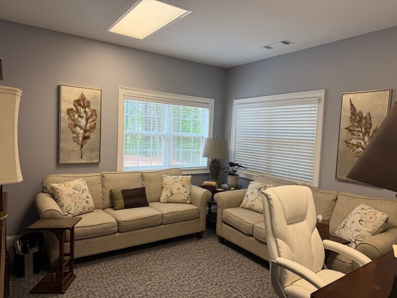 More Photos Of 3237 S Cherokee Ln, Woodstock Office For Sale