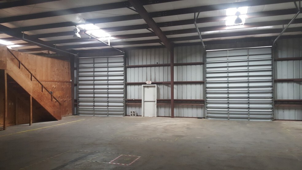 More Photos Of 1959 Saratoga Blvd, Corpus Christi Warehouse For Lease