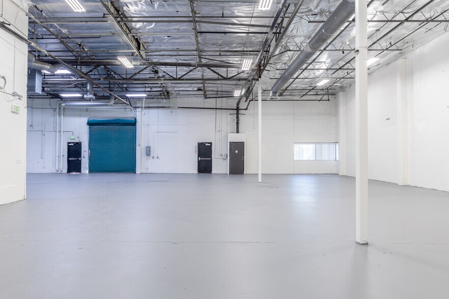 More Photos Of 10237-10239 Flanders Ct, San Diego Research And Development For Lease