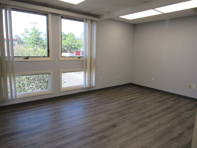 More Photos Of 983 State Route 33 W, Monroe Township Medical For Lease