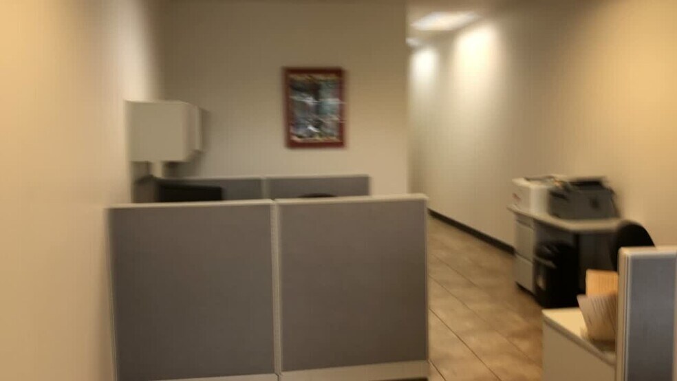 Primary Photo Of 7657 Jolly Ln, Brooklyn Park General Retail For Lease
