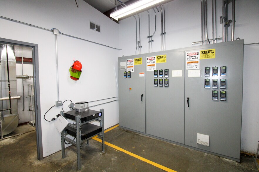 More Photos Of 5640 44th Ave S, Clinton Industrial For Sale