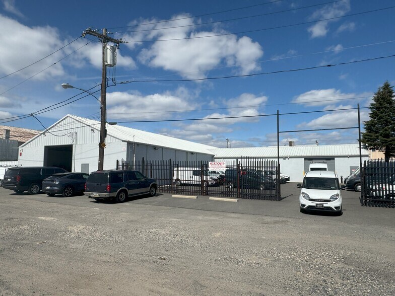 More Photos Of 4336-4350 Sepviva St, Philadelphia Warehouse For Lease