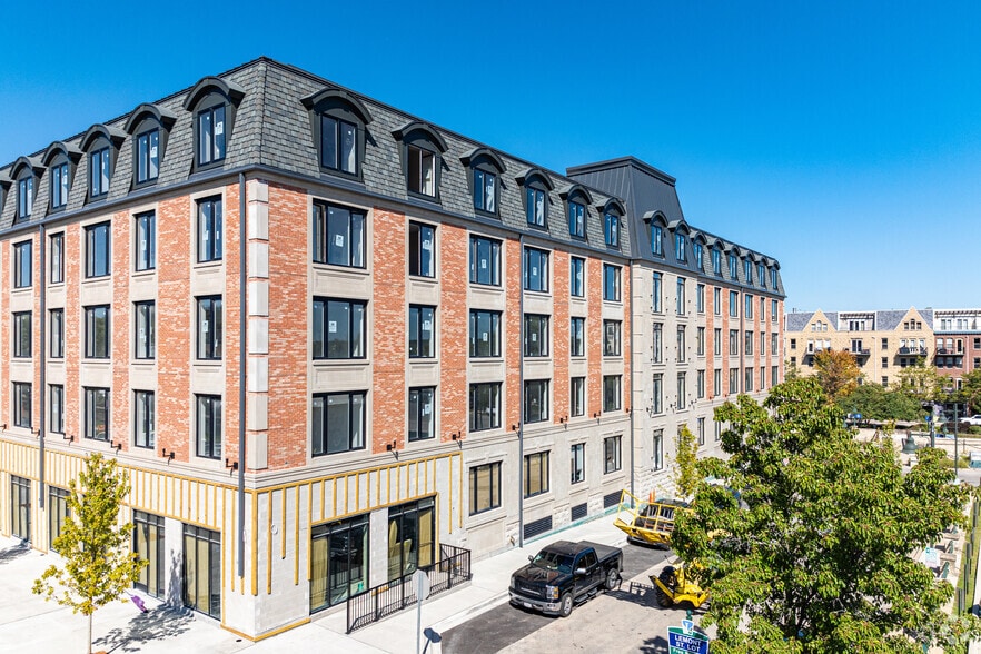 More Photos Of 225 Canal St, Lemont Apartments For Lease