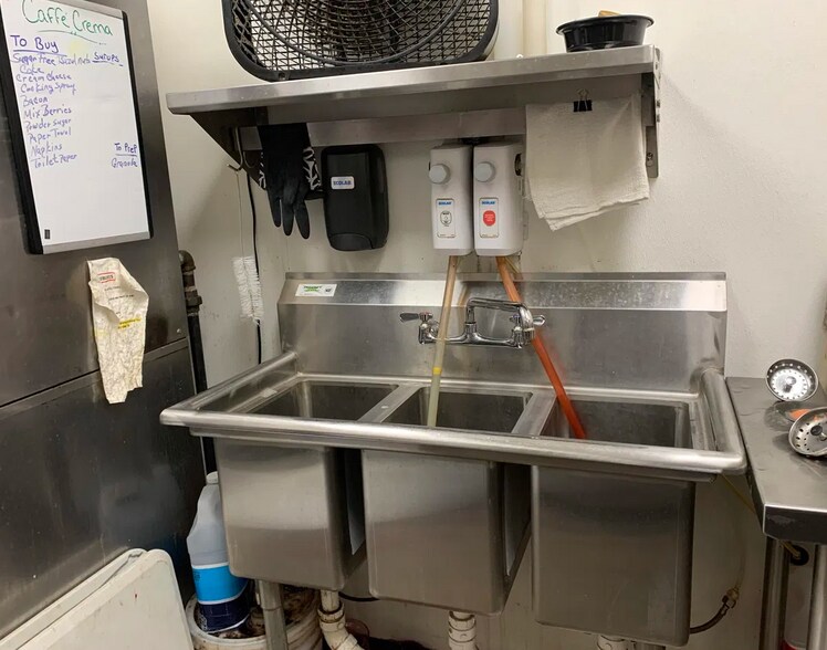 More Photos Of 111 E Main St, Atlanta Restaurant For Sale