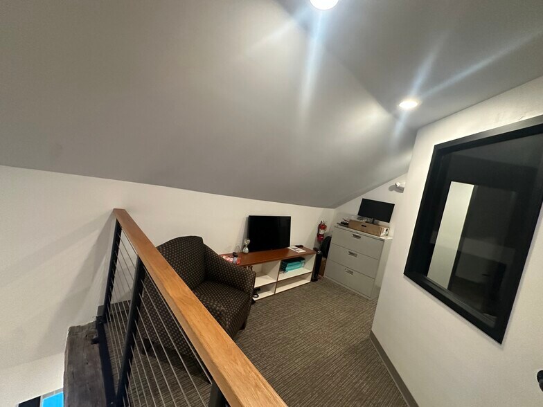 More Photos Of 118 N 3rd St, Grand Haven Office For Sale