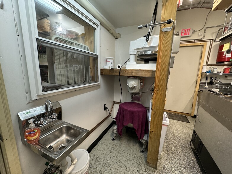 More Photos Of 482 N Sage Lake Rd, Hale Freestanding For Sale