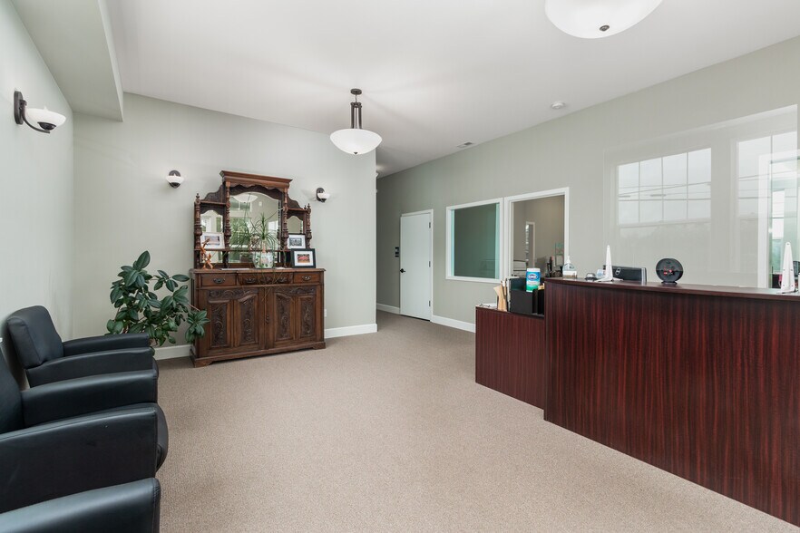 More Photos Of 2210 NE 22nd, Lincoln City Office For Sale