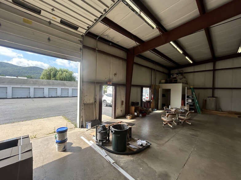More Photos Of 205 Fleming St, Williamsport Self Storage For Lease