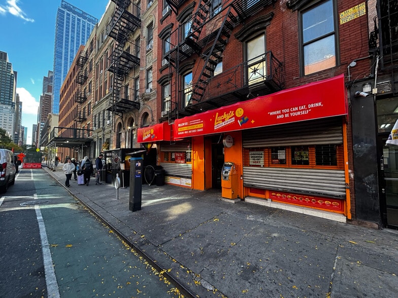 More Photos Of 370 W 52nd St, New York Apartments For Lease