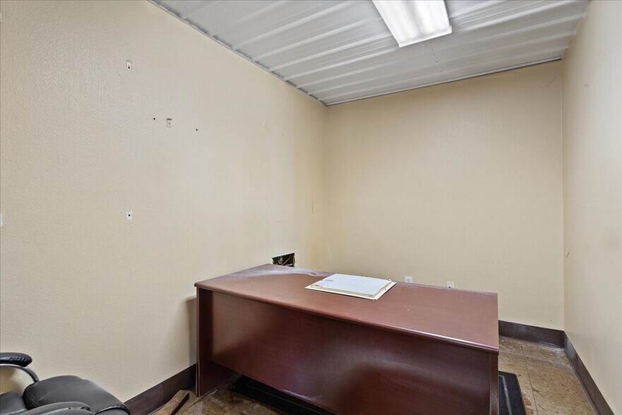 More Photos Of 12104 Deike Ct, Cheyenne Truck Terminal For Sale