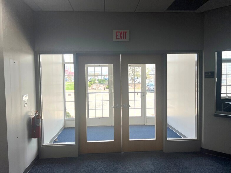 More Photos Of 446 N II Route 31, Crystal Lake Office For Sale