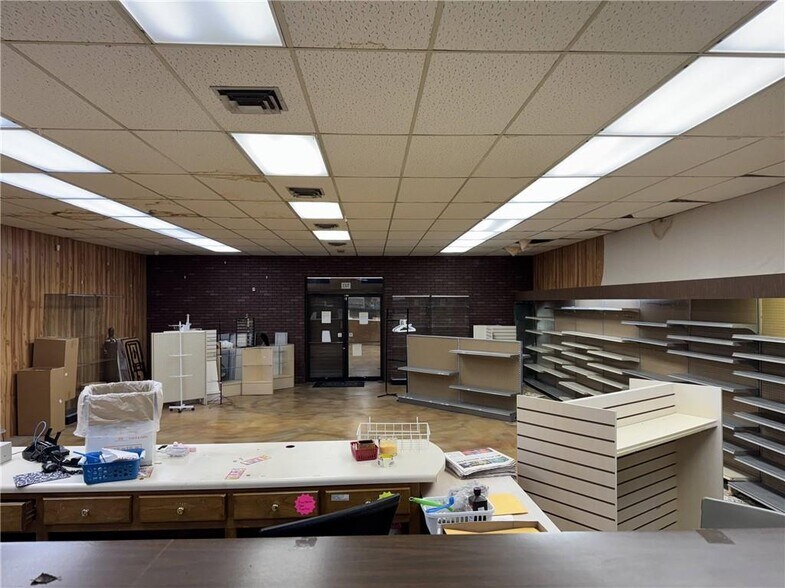 More Photos Of 19390 Highway 43, Mount Vernon Office For Sale