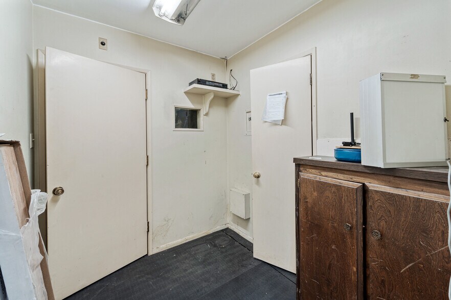 More Photos Of 3535 E 7th St, Long Beach Medical For Lease