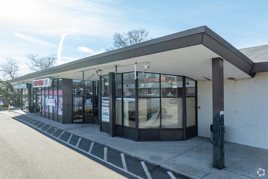 More Photos Of 1030 W Boston Post Rd, Mamaroneck Storefront For Lease