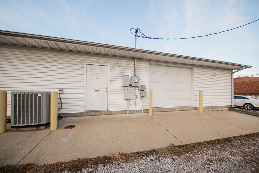 More Photos Of 2419 Broadway St, Mount Vernon Office For Sale