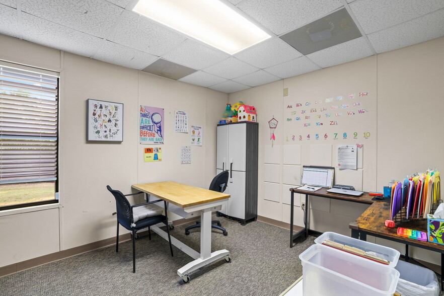 More Photos Of 310 Terrell Rd, Franklin Office For Sale