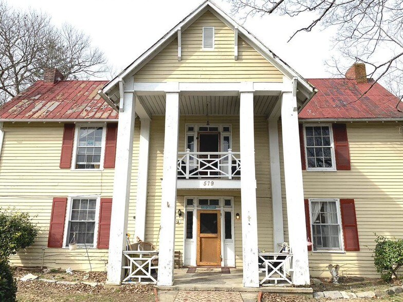 Primary Photo Of 579 Botetourt Rd, Fincastle Apartments For Sale