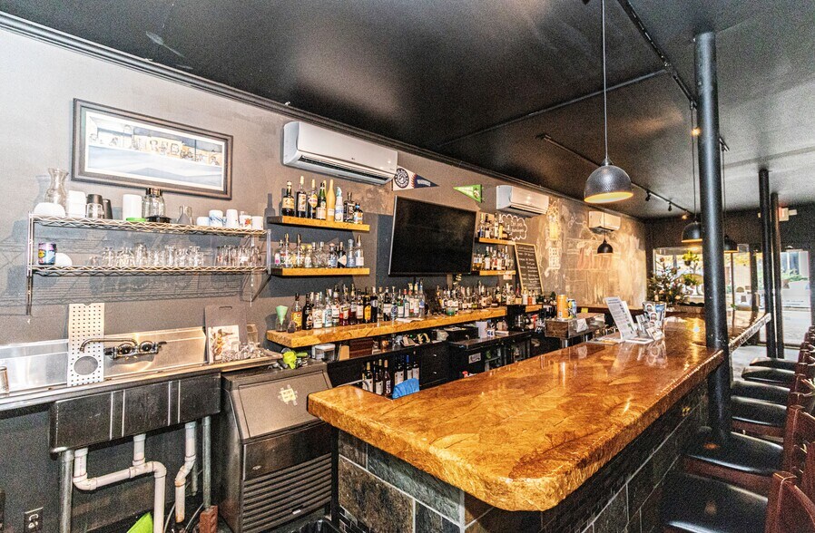 More Photos Of 113-115 Goldsboro St SW, Wilson Storefront For Sale