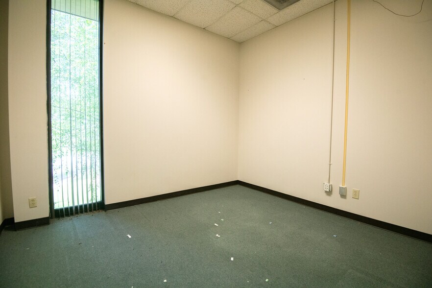 More Photos Of 1330 N Park St, Carrollton Medical For Lease