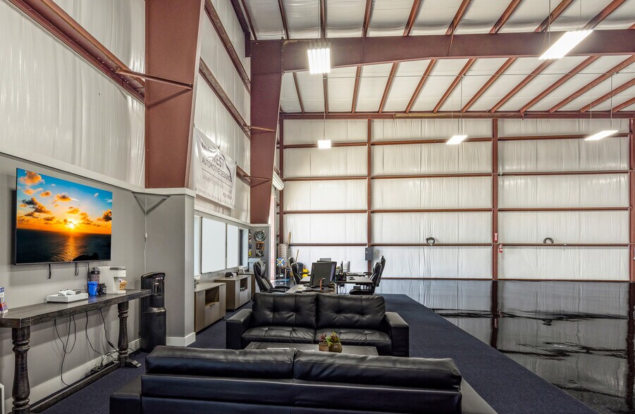 More Photos Of 17701 Telge Rd, Cypress Warehouse For Sale