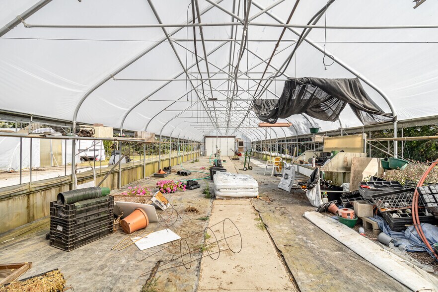 More Photos Of 23205 Cedar Ave, Farmington Specialty For Sale