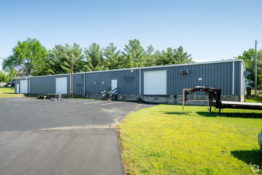 More Photos Of 410 Westbrook Ct, Spartanburg Unknown For Lease