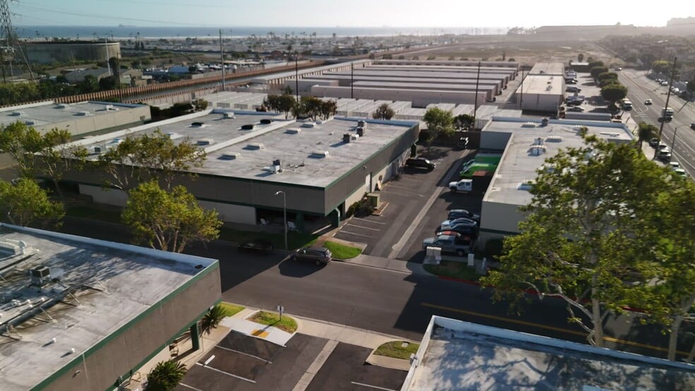 Primary Photo Of 21561-21591 Surveyor Cir, Huntington Beach Manufacturing For Sale