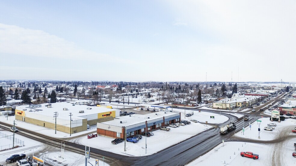 More Photos Of 4602 50 St, Stettler Light Manufacturing For Sale