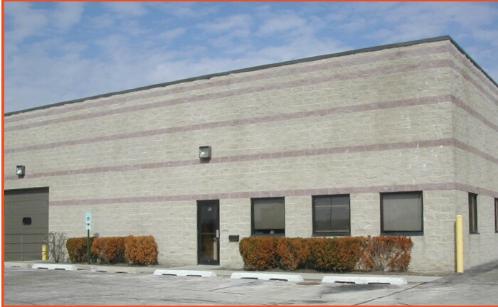 More Photos Of 320 Rocbaar Dr, Romeoville Warehouse For Sale