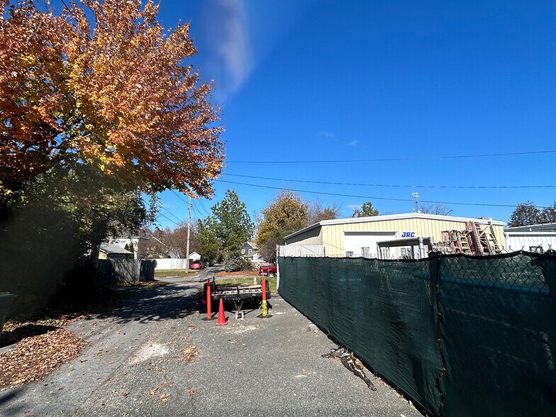 More Photos Of 304 Melfield Ave, Easton Industrial For Sale