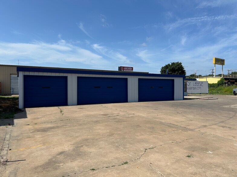 More Photos Of 6200 E Rosedale St, Fort Worth Warehouse For Lease